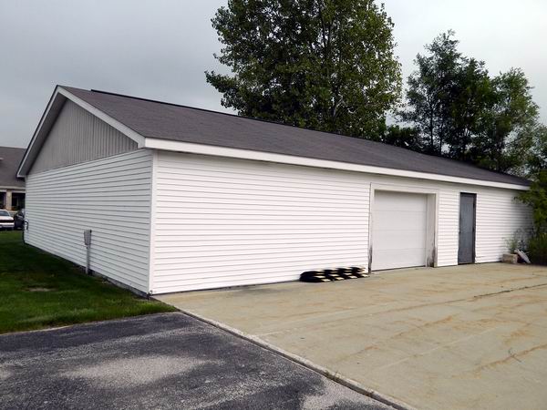 Starlite Drive-In Theatre - Projection And Concession Stand Summer 2013 (newer photo)